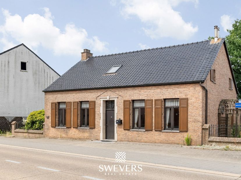 Voor meer info en fotos, surf naar www.swevers.be  Op de Korspelsesteenweg 226 in Beverlo vind je een karaktervolle open bebouwing op een perceel van