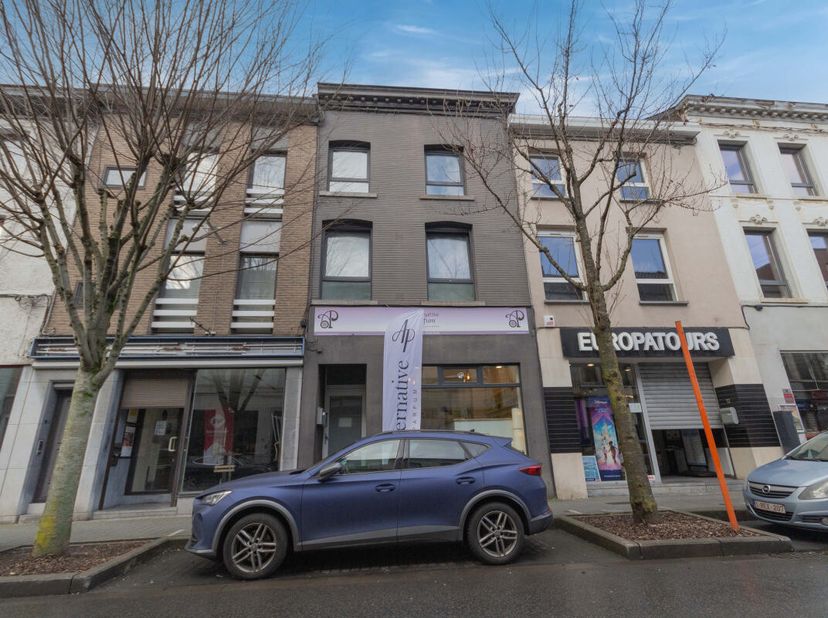 Bedrijfsvastgoed te koop
                    in 7100 La Louviere
