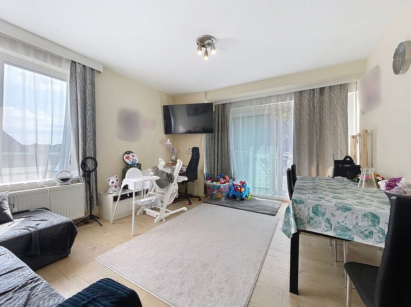 DILBEEK - REF: 6965661 - BEL APPARTEMENT 1 CHAMBRE AVEC TERRASSE - FAIBLES CHARGES + GARAGE BOX FERME ET EMPLACEMENT DE PARKING !!!&lt;br /&gt;
Face au parc
