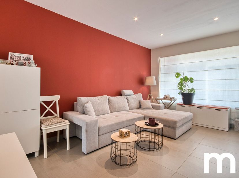 Bent u op zoek naar een ruime, moderne woning met oog voor detail in Menen? Dan is deze prachtige woning wellicht wat u zoekt! Deze stijlvolle woning