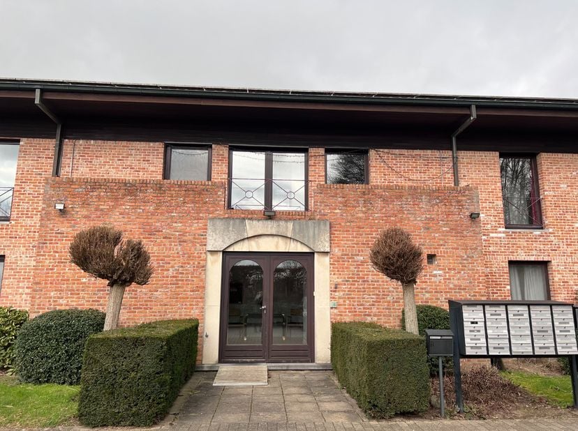 Deze assistentiewoning is gelegen in residentie D&#039;heye te Bottelare. Deze woning kan dienen als opbrengsteigendom of voor eigen bewoning. &lt;br /&gt;
Dit i