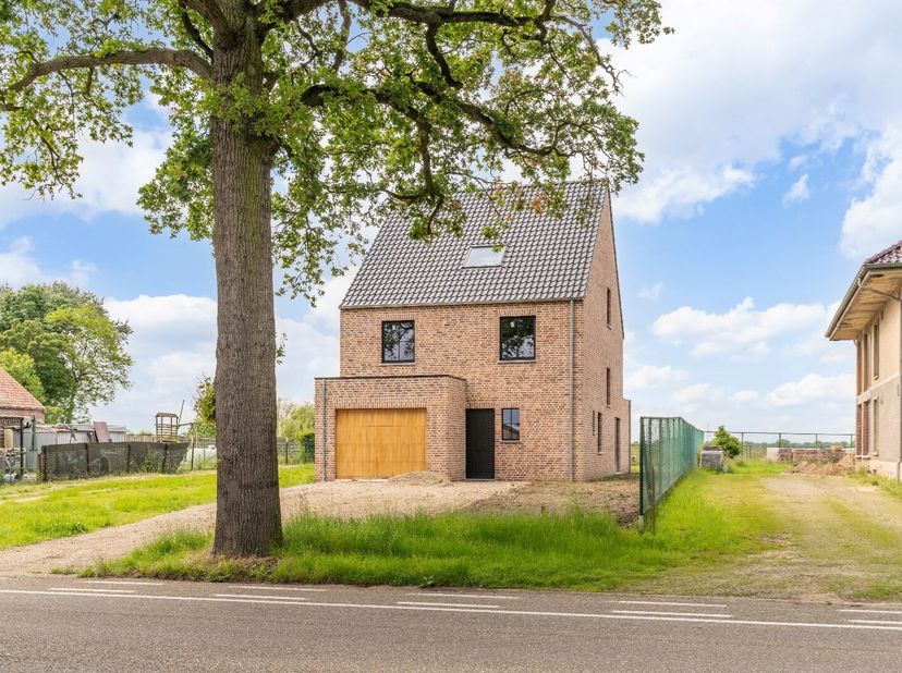 Maison à vendre
                    à 3680 Maaseik