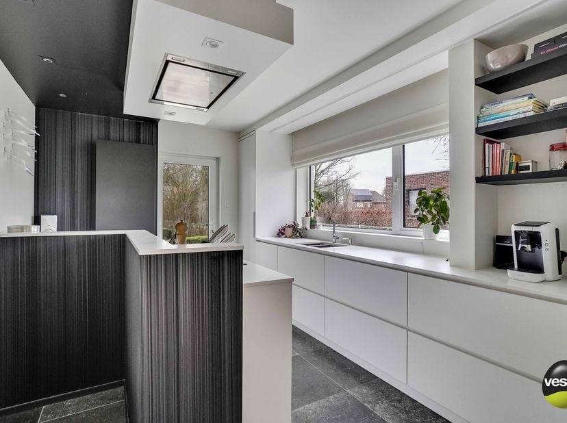 MODERNE, GERENOVEERDE BUNGALOW OP 17,34 ARE&lt;br /&gt;
&lt;br /&gt;
Deze moderne bungalow vinden we terug langs de Heidriesstraat te Oud-Waterschei. Dankzij deze