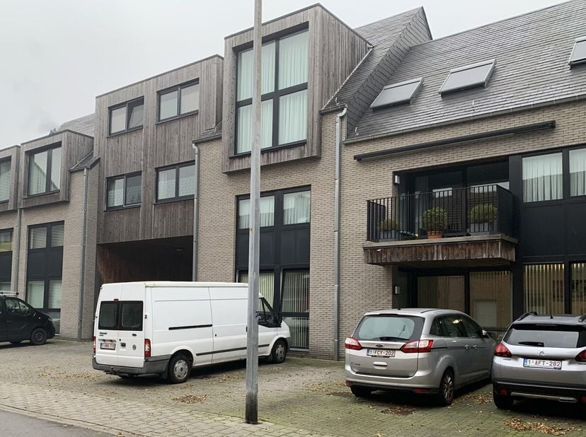 TE HUUR: mooie appartementen in het centrum van Turnhoutindeling: woonkamer met keuken, 1 of 2 slpk, ruime badkamer met inloopdouche, berging, terras
