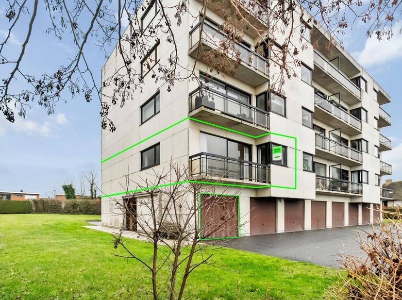 In Poperinge, gelegen in de Kruisbooglaan bevindt zich dit appartement. Dit appartement is gelegen in Residentie Hoppeveld op het 1e verdiep en is te