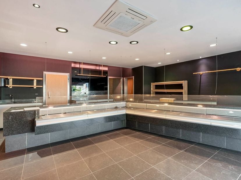Bien professionnel à vendre
                    à 3740 Beverst