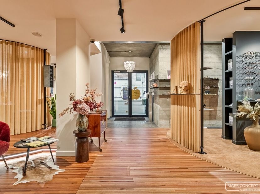 Bien professionnel à vendre
                    à 8792 Desselgem