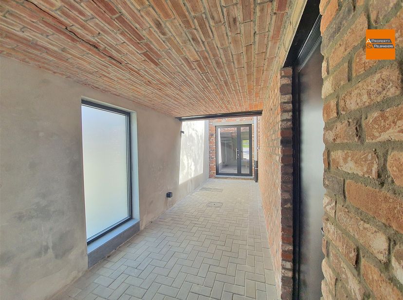 Maison récente avec 3 chambres et un jardin sur un emplacement de premier ordre.&lt;br /&gt;
Cette maison récemment construite est finie à la perfection ave