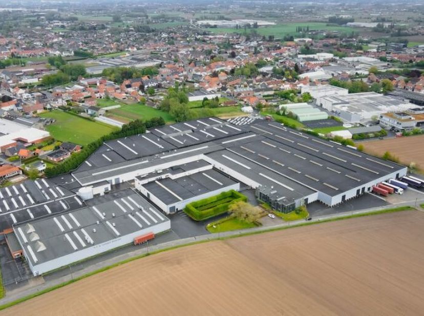 Magazijnvan 150 tot 9190 m² op het nieuw bedrijventerreinBedrijvenpark Barmbeek.Hier bieden weverschillende formatennieuw opgerichte kmo-units waar zo