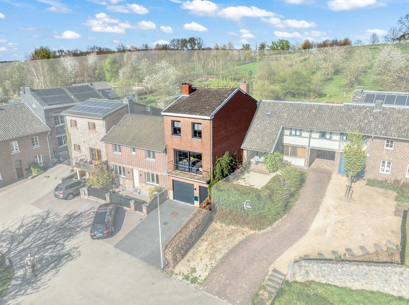Maison idéalement située dans un endroit particulièrement beau à Fouron-Saint-Pierre. Dans ce village pittoresque, vous pourrez vous détendre dans la