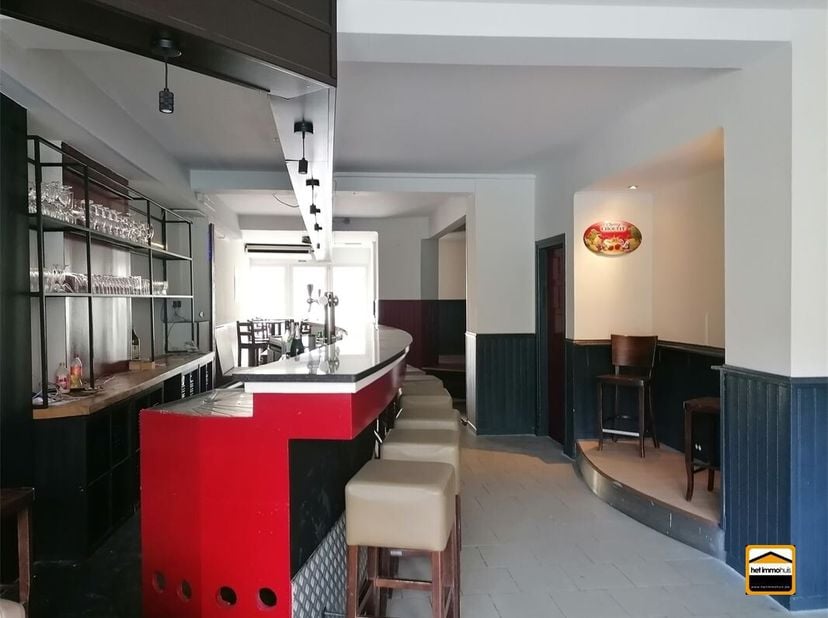 Bien professionnel à louer
                    à 3800 Sint-Truiden
