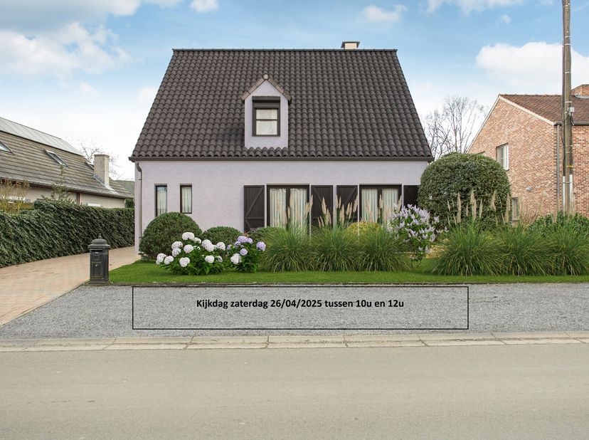 IN OPTIECharmante woning te koop in Westerlo!Bent u op zoek naar een een interessante kans met veel potentieel?Deze charmante woning, gelegen in het h