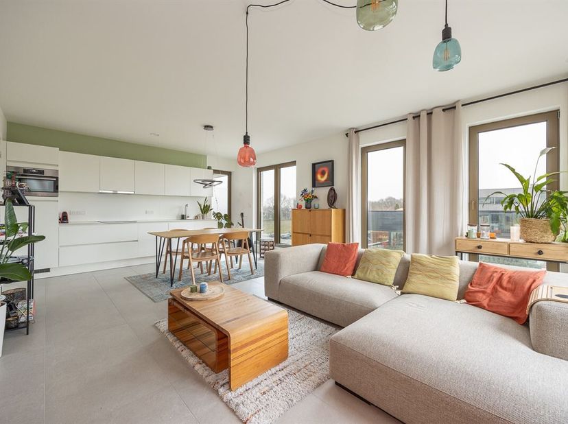 Het appartement is gelegen langs de Koningin Astridlaan en bevindt zich in de gekende residentie Gonthier.&lt;br /&gt;
De appartementen omarmen een groene d