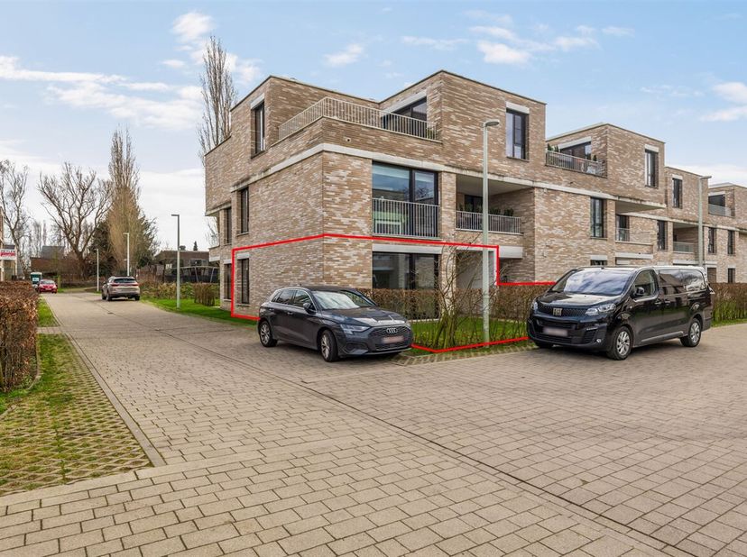 Luxueuze gelijkvloerse assistentiewoning (57m²) voorzien van één slaapkamer, private tuin en berging op toplocatie in Kontich!&lt;br /&gt;
Indeling: Ruime i