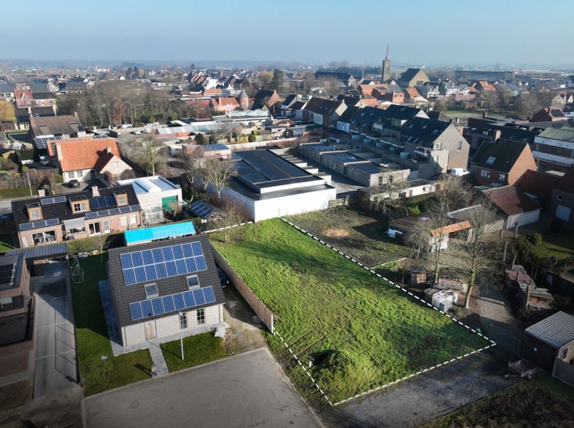 BOUWGROND + NIEUWBOUWWONING TE KOOP IN ZWEVEZELE&lt;br /&gt;
&lt;br /&gt;
In de Vlaanderenlaan te Zwevezele hebben we het laatste perceel voor villabouw ter besch