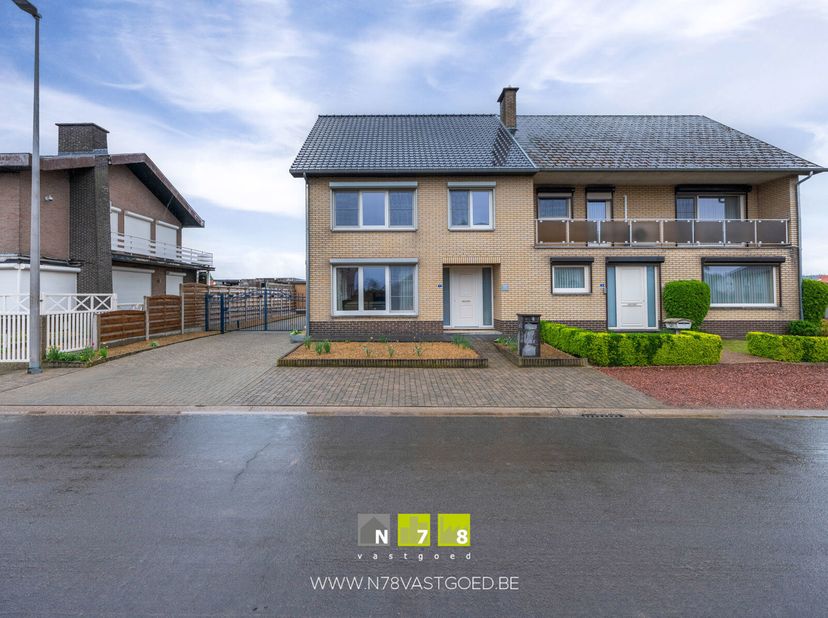 HALFVRIJSTAANDE WONING OP EEN PERCEEL VAN 4A88CA TE MEESWIJK.&lt;br /&gt;
TROEVEN&lt;br /&gt;
- Rustige ligging.&lt;br /&gt;
- Ruime woning.&lt;br /&gt;
- 3 Slaapkamers.&lt;br /