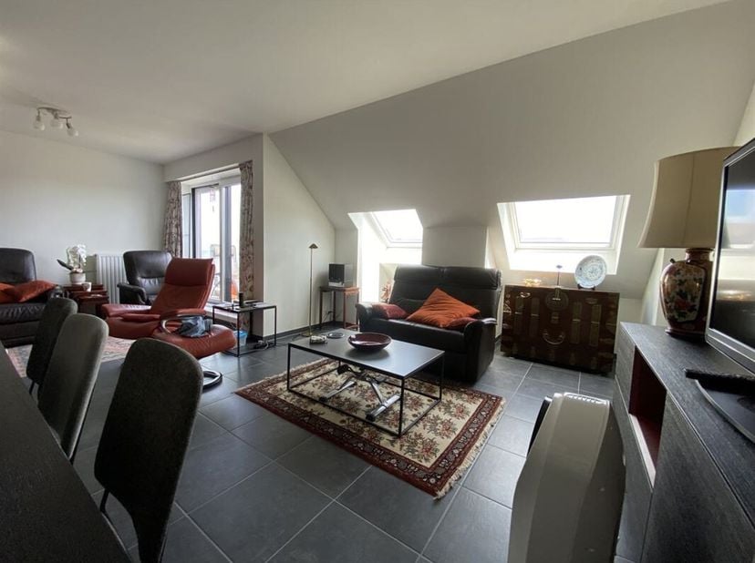 Superbe appartement 2 chambres de +/- 86 m², avec emplacement parking et terrasse, sis dans une nouvelle résidence ; en face de la gare de Péruwelz et