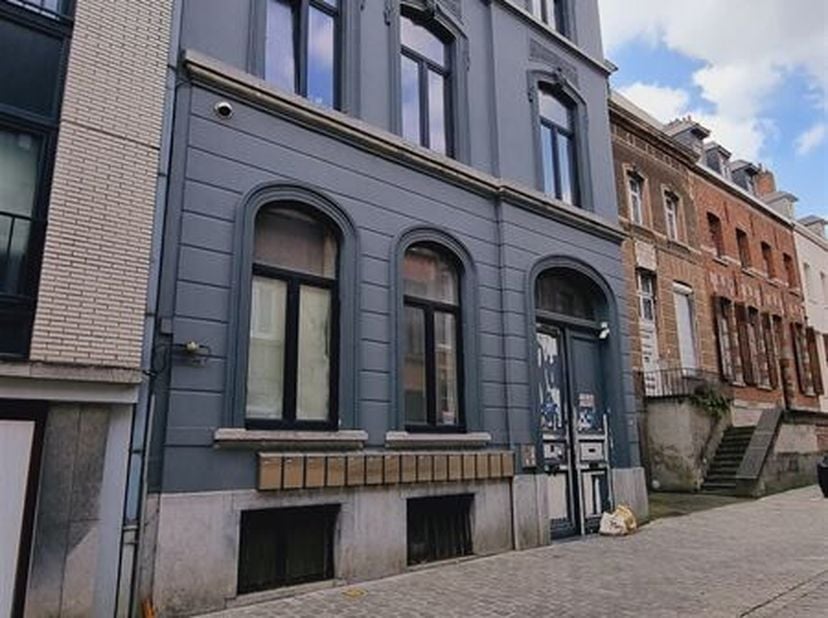 REF 6662 - MONS, rue Antoine Clesse, 20/3.2&lt;br /&gt;
Découvrez ce charmant studio, idéalement niché au coeur de Mons, dans un immeuble plein de caractère