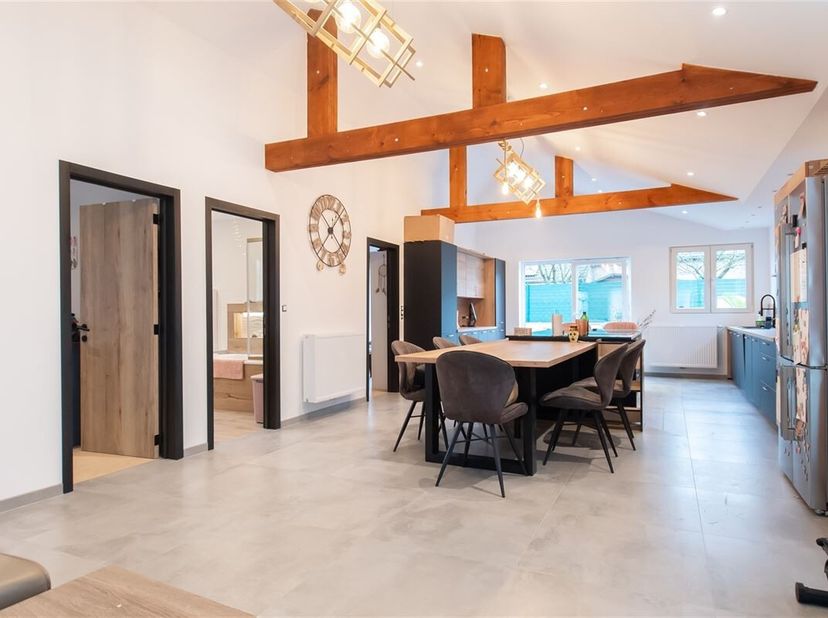 Faire offre à partir de 435.000€ !(sous réserve d&#039;acceptation par les vendeurs) &lt;br /&gt;
 À VENDRE : BUNGALOW ENTIÈREMENT RÉNOVÉ de 134m² (surface bâtie
