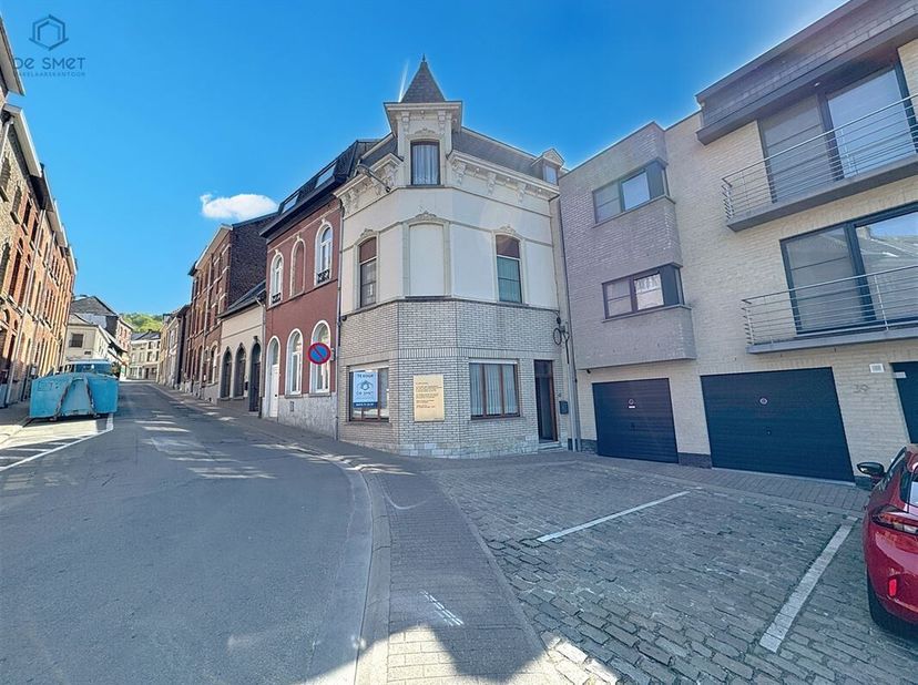 Instapklare Hoekwoning met 4 Slaapkamers  Op Wandelafstand van het Centrum van Geraardsbergen!&lt;br /&gt;
Bent u op zoek naar een ruime gezinswoning die u