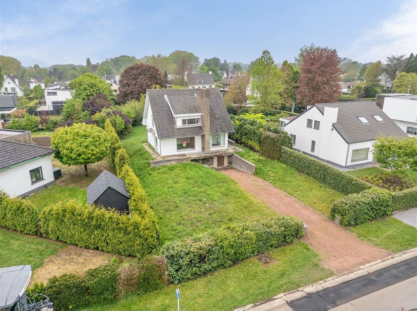 Zéér interessante grond op toplocatie! (6% mogelijk)&lt;br /&gt;
Ligging: Dit pand is gelegen in een residentiële villawijk vlakbij Rapertingen en net buite