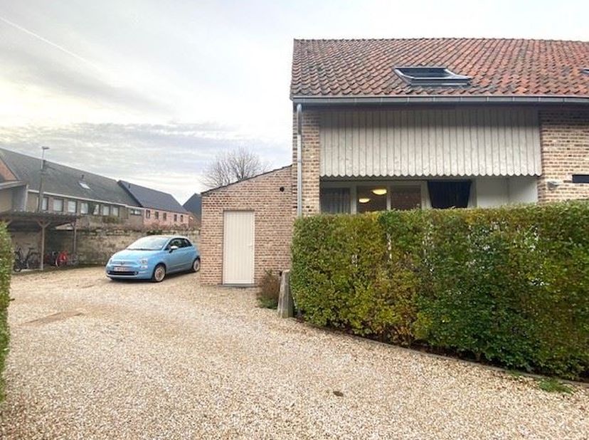 Maison à louer
                    à 9080 Beervelde