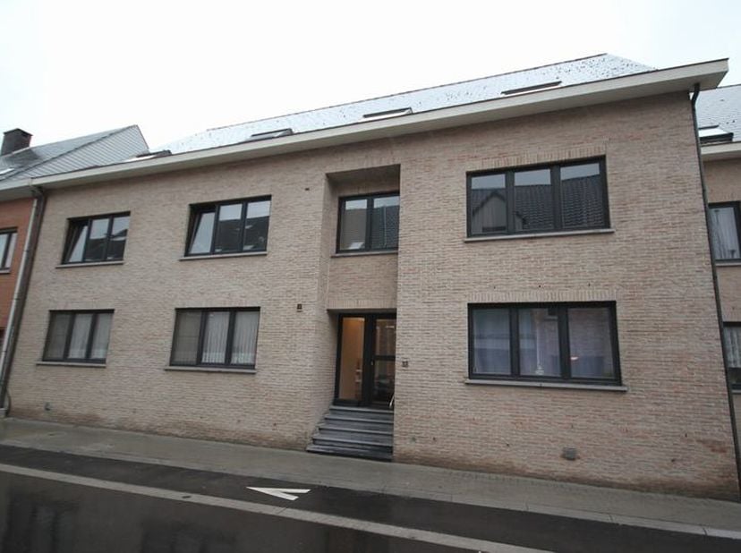 Appartement duplex très agréable avec une chambre à coucher et emplacement de parking souterrain situé près du centre de Kortenberg.&lt;br /&gt;
&lt;br /&gt;
Deux
