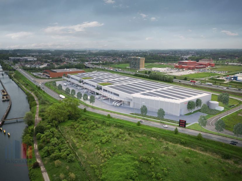 Bâtiment industriel logistique comprenant 10 342 m² d&#039;espace de stockage combiné à un bureau de 310 m² et la possibilité de louer une mezzanine sur me