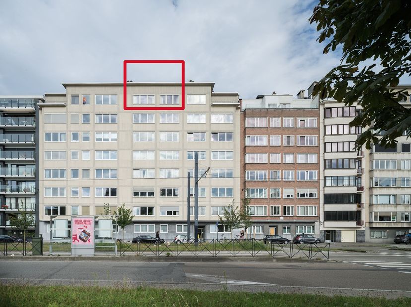 Dit gezellige appartement is uitstekend gelegen op wandelafstand van de Gentse binnenstad.  Een vlotte bereikbaarheid is verzekerd vanwege de nabijgel