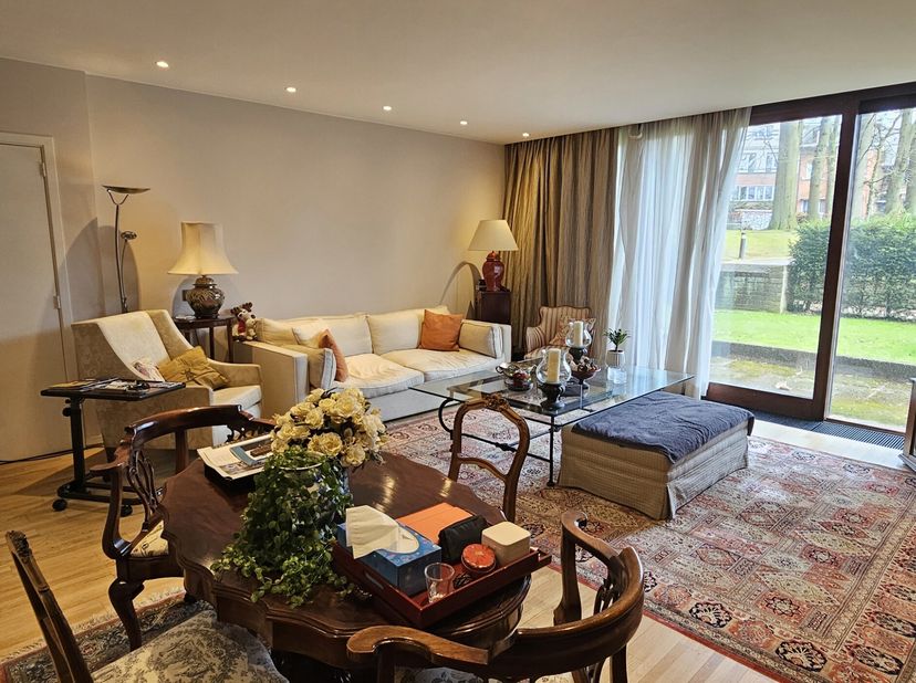 Uccle /Observatoire, PARVISSIMMO vous propose un magnifique appartement dans immeuble de standing entouré de verdure dans le domaine du Cheridreux. Ap