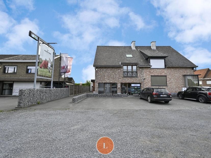 Bien professionnel à vendre
                    à 8790 Waregem