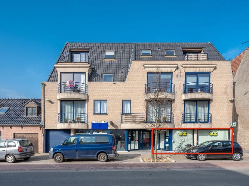 Bien professionnel à louer
                    à 8020 Oostkamp