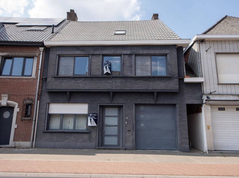 Maison à vendre
                    à 9260 Schellebelle