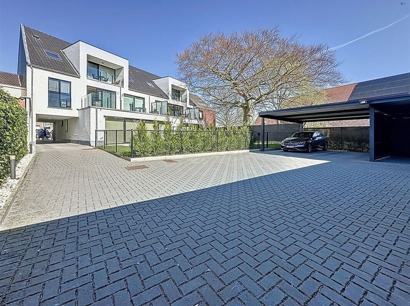 Prachtig nieuwbouwappartement (120m²) met 2 slaapkamers en tuin.&lt;br /&gt;
Dit stijlvol en hoogwaardig afgewerkt appartement bevindt zich in een residenti