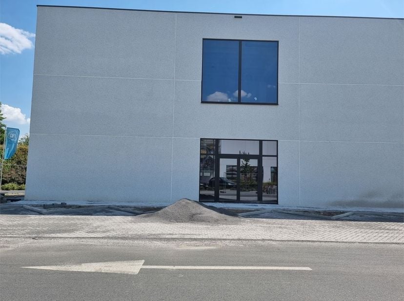 Bien professionnel à vendre
                    à 2235 Westmeerbeek