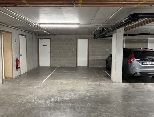                                         Garage en sous-sol à louer à Haacht, € 70
