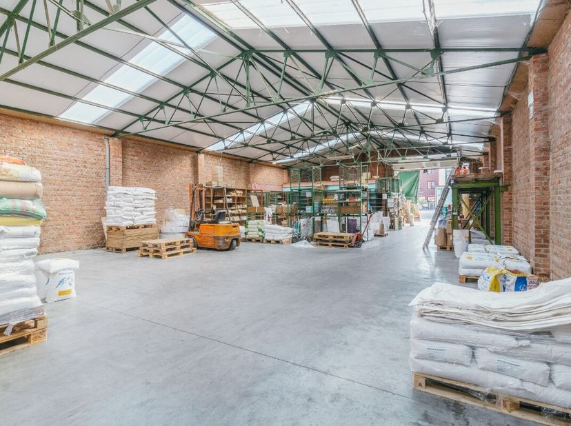 Bien professionnel à vendre
                    à 2530 Boechout