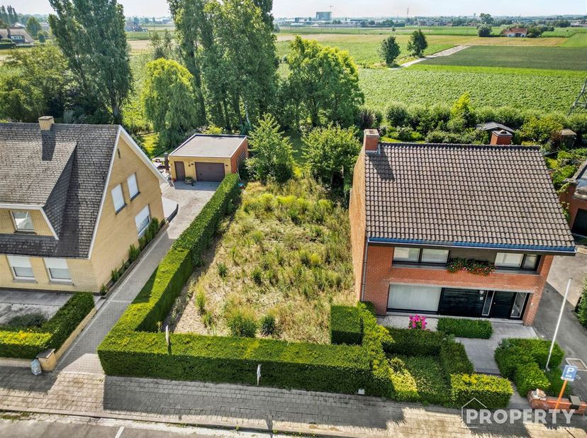 Ben je op zoek naar de perfecte locatie om jouw droomwoning te bouwen? Deze aantrekkelijke bouwgrond in Heule combineert rust, ruimte en bereikbaarhei