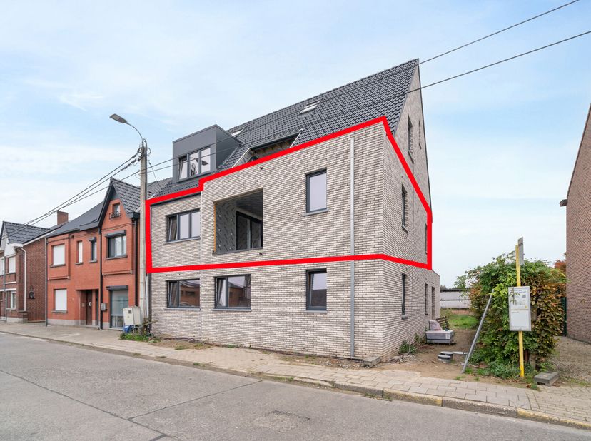 Op zoek naar een zeer energiezuinig nieuwbouwappartement met garage te Serskamp? Zoek niet verder! Dit appartement, deel van een kleinschalige residen