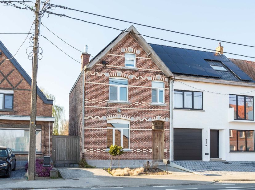 Maison à vendre
                    à 8582 Outrijve