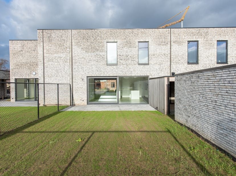 - Woning gelegen in rustig gelegen verkaveling vlak bij het centrum van Kortessem. &lt;br /&gt;
- Gelijkvloers: Keuken, living, eetkamer, toilet en berging.