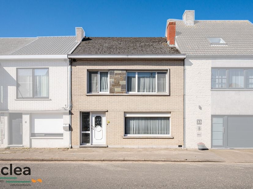Deze onderhouden woning vinden we terug in het dorp van Watervliet. De woning is instapklaar en uiterst geschikt als starterswoning of beleggingsvastg