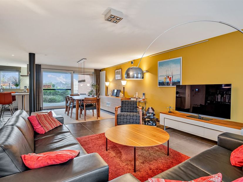 Ben je op zoek naar een ruim, energiezuinig gelijkvloers appartement met eigen tuin? &lt;br /&gt;
Dan is dit appartement in Laarne precies wat je zoekt ! &lt;b