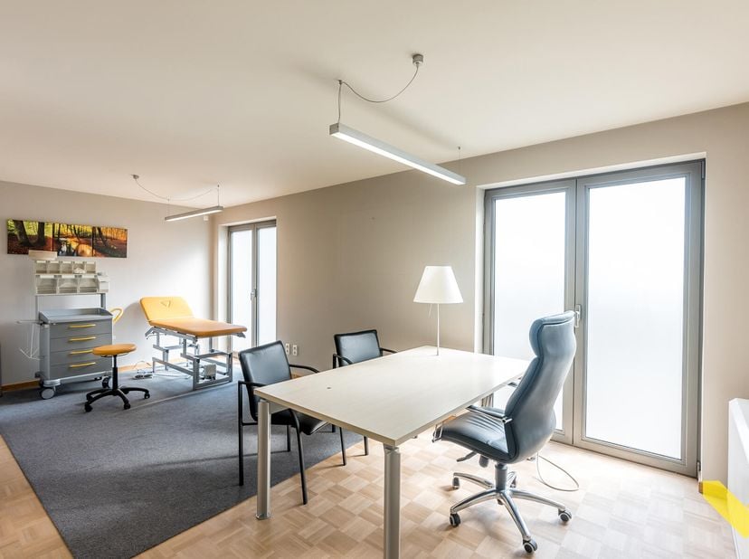 Bien professionnel à vendre
                    à 2460 Kasterlee
