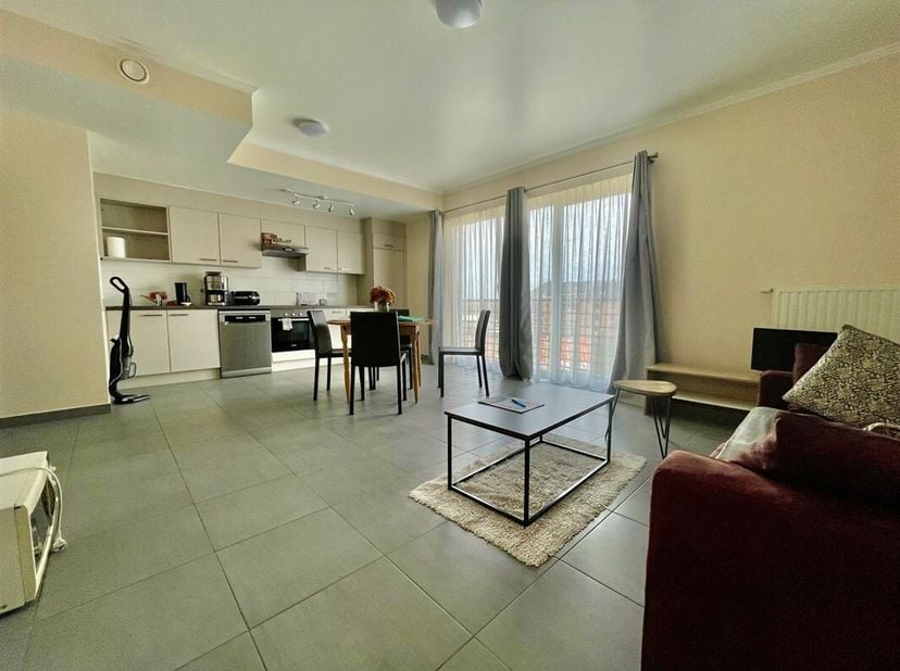 Très bel appartement récent de +/- 67m² situé au 2ème étage avec ascenseur de la Résidence Corne Saint-Martin.&lt;br /&gt;
Le bien comprend un hall d&#039;entrée