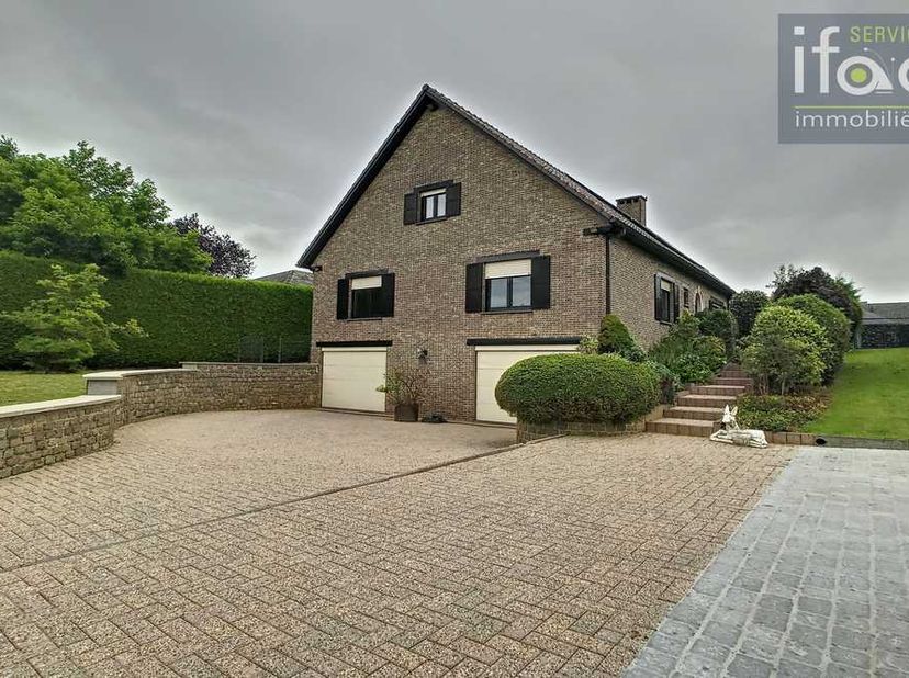 Rustig gelegen villa met 5 slaapkamers, zwembad, zonnepanelen en mooie tuin te Tervuren (Moorsel) . &lt;br /&gt;
&lt;br /&gt;
Gelijkvloers: Inkomhal (25m²) met ga