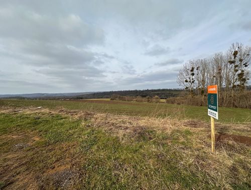                                        Terrain à bâtir à vendre à Ferrières, € 69.000
