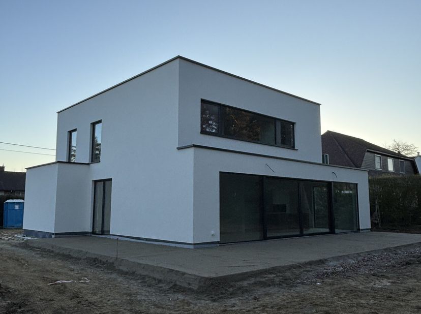 Binnenkort te koop. &lt;br /&gt;
Moderne energiezuinige villa op 1.387 m2 &lt;br /&gt;
toplocatie op de Rodenburg in een groene rustige omgeving. Geen inkijk. &lt;br