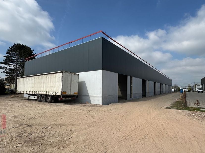 Nieuwbouw KMO-unit met een oppervlakte van 145 m² te koop, de unit maakt deel uit van het nieuw bedrijvenpark aan de Puursesteenweg in Bornem bestaand