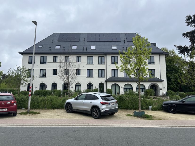 Dans l&#039;ensemble:&lt;br /&gt;
- EPC: étiquette B&lt;br /&gt;
- chauffage au gaz naturel&lt;br /&gt;
- espaces communs: co-work, co-chill, terrasse sur le toit et jardin.